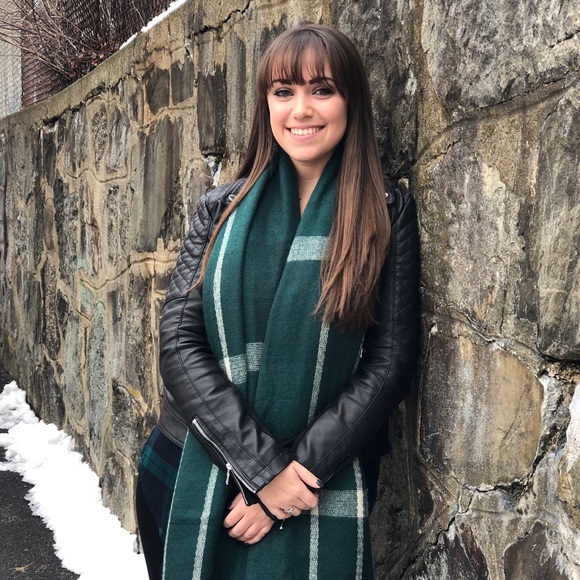 Meet your Posher, Regan - Picture 1 of 5